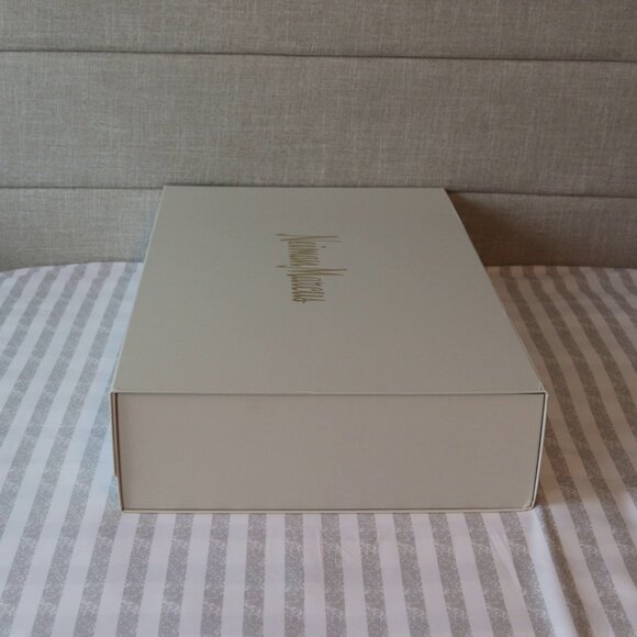 Neiman Marucs XL 27 x 17 Gift Box Oversize - Picture 8 of 13
